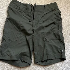 Women’s rei Sahara shorts